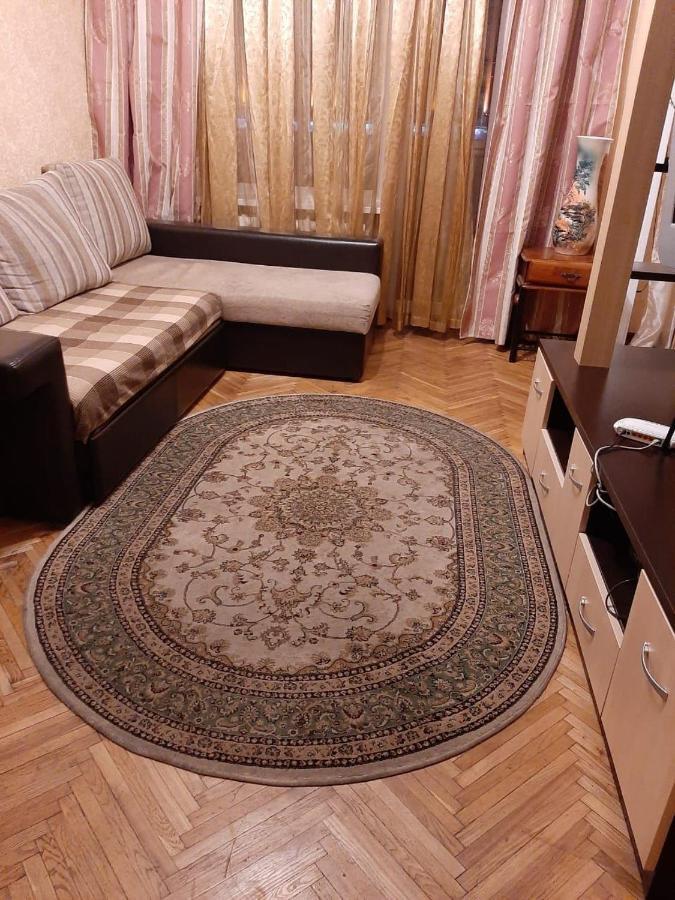 Двухкомнатная Вид На Дворец Украина Kiev Luaran gambar
