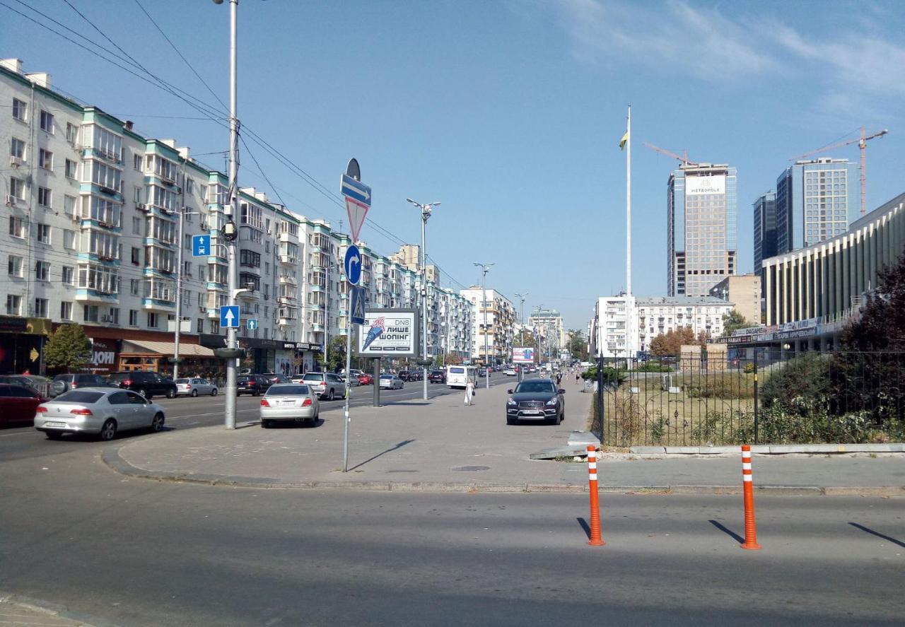 Двухкомнатная Вид На Дворец Украина Kiev Luaran gambar